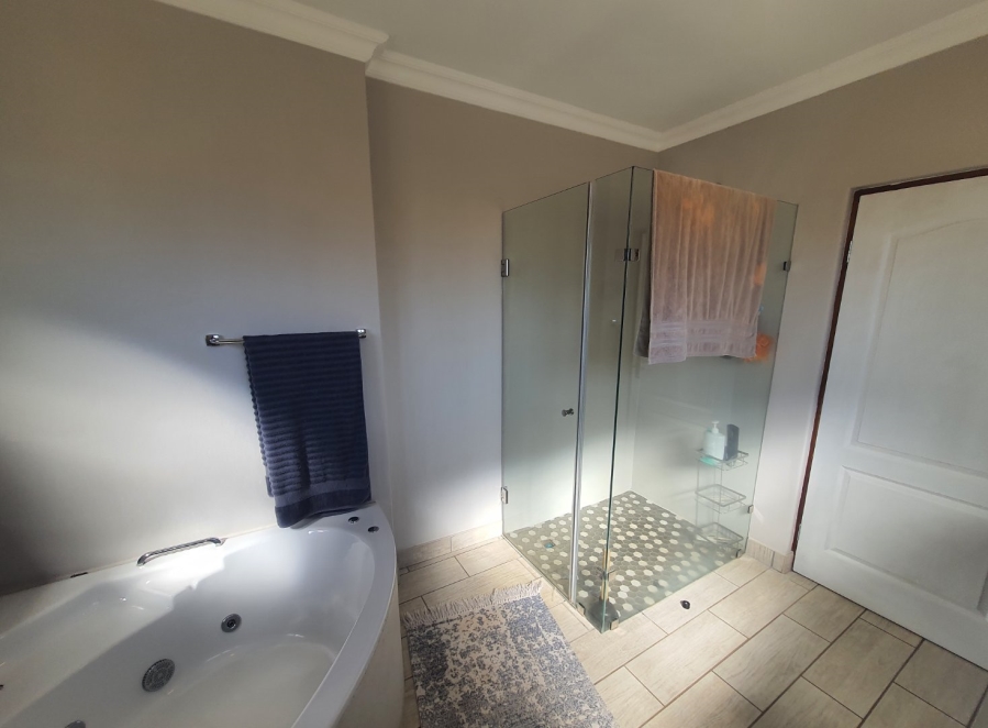 5 Bedroom Property for Sale in Rietfontein A H North West